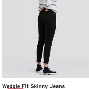 Levi’s wedgie high rise skinny in soft ultra blk